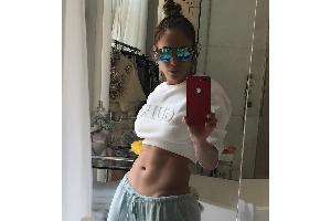 Doch keine Photoshop-Panne? Jennifer Lopez klärt auf