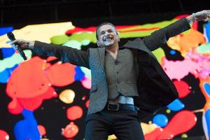 Depeche Mode präsentieren ihre Kult-Hits im Lichtermeer