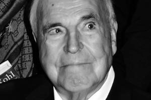 Helmut Kohl: Das Leben, Wirken und der Tod des "schwarzen Riesen"