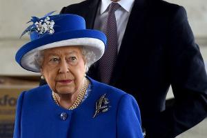 Queen Elisabeth und William danken den Helfern der Brandkatastrophe