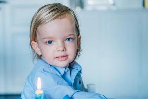 So süß ist Prinz Nicolas an seinem zweiten Geburtstag