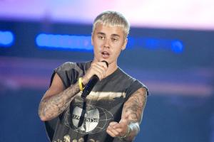 Justin Bieber holt sich Hilfe von "Victoria's Secret"-Engeln