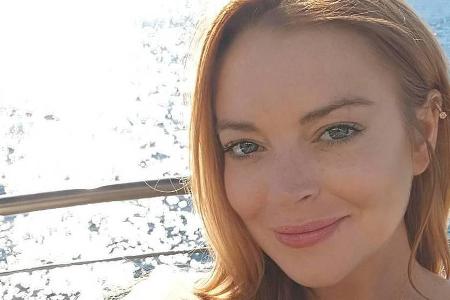 Zeigt Lindsay Lohan hier das erste Teil ihrer Schmuck-Kollektion?