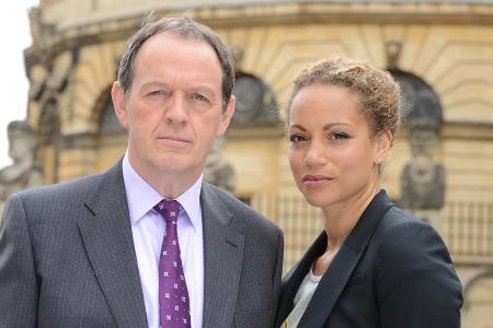 DI Robert Lewis (Kevin Whately) empfindet die forsche DS Lizzie Maddox (Angela Griffin) als echte Bereicherung des Teams