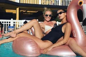 Lindsey Vonn relaxt mit einem Topmodel im Pool
