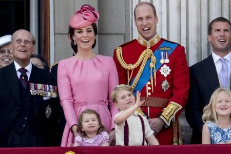 Prinz William und Herzogin Kate feiern mit ihren Kindern George und Charlotte die Geburtstagsparade zu Ehren der Queen