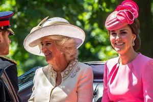 Herzogin Kate strahlt in Pink mit der Sonne um die Wette