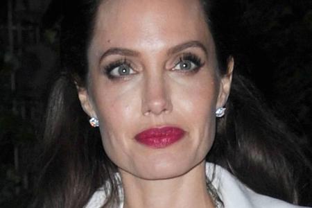 Angelina Jolie liebt klassischen Schmuck - nicht zuletzt deswegen wird ihr jetzt eine große Ehre zuteil