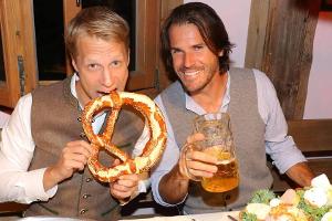 Oliver Pocher: Brezen und Bier mit Tommy Haas