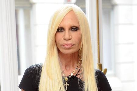 Modedesignerin Donatella Versace will sich nicht länger hinter einer Maske verstecken Modedesignerin Donatella Versace will sich nicht länger hinter einer Maske verstecken