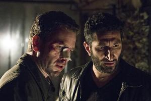 "Jussi Adler-Olsen: Schändung": Carl Mørck (Nikolaj Lie Kaas, l.) und sein Kollege Assad (Fares Fares) sind den Mördern auf ...