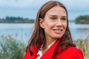 Nadeshda Brennicke ist die "Frau in Rot"