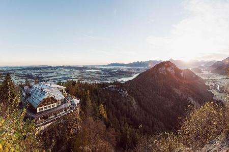 Spektakuläre Lage hoch über Pfronten: Burghotel Falkenstein