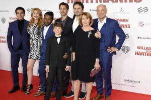 Regisseur Simon Verhoeven mit seinem Schauspielensemble bei der Weltpremiere von "Willkommen bei den Hartmanns" im Herbst 20...
