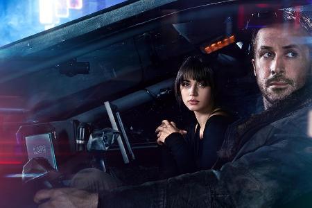 Blade Runner K (Ryan Gosling) und seine Hologramm-Frau (Ana de Armas) haben eine unglaubliche Entdeckung gemacht