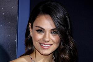 Mila Kunis: Sie gibt ihrer dreijährigen Tochter Wein zum Trinken