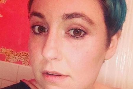 Schauspielerin Lena Dunham experimentiert gerne mit ausgefallenen Looks Schauspielerin Lena Dunham experimentiert gerne mit ausgefallenen Looks