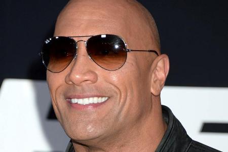 Mit viel Pancakes genießt Dwayne Johnson seinen Feierabend Mit viel Pancakes genießt Dwayne Johnson seinen Feierabend