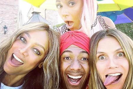 Tyra Banks, Mel B., Nick Cannon und Heidi Klum (v.l.n.r.) machen eine Grimasse