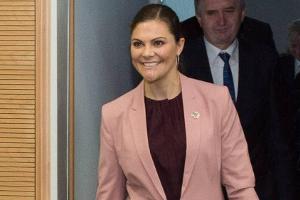 Victoria von Schweden: Lässiger Business-Look in Leipzig