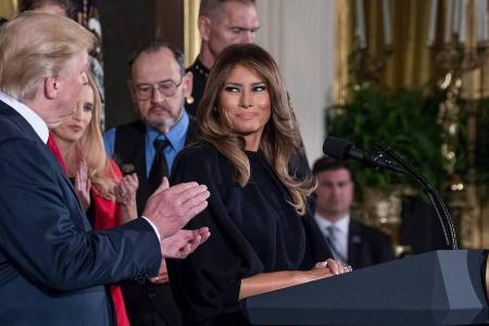 Melania Trump bei einer Rede im Weißen Haus