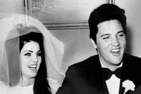 Elvis und Priscilla Presley bei ihrer Hochzeit 1967
