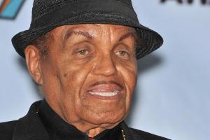 Joe Jackson: Verwirrendes Video an seinen Enkel Blanket