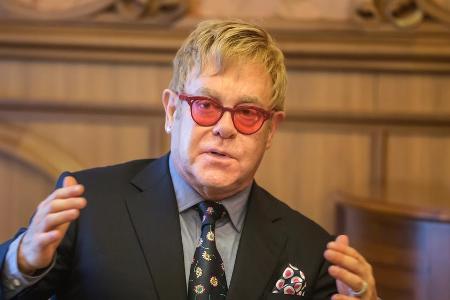 Sir Elton John versucht als gutes Beispiel voranzugehen