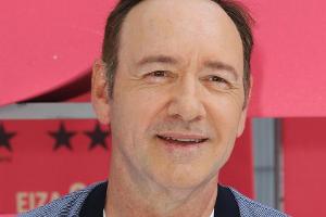 Mehr Männer melden sich zu Wort: Neue Details zu Kevin Spacey