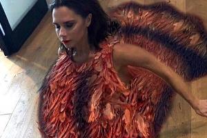 Victoria Beckham verkleidet sich als Truthahn