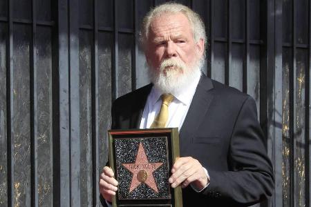 Auf dem Hollywood Boulevard enthüllte Nick Nolte ehrfürchtig seinen Stern Auf dem Hollywood Boulevard enthüllte Nick Nolte ehrfürchtig seinen Stern