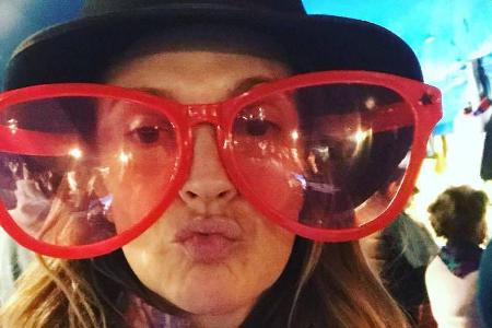 Völlig uneitel zeigt sich Drew Barrymore auf Instagram Völlig uneitel zeigt sich Drew Barrymore auf Instagram