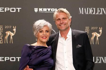 Birgit Schrowange und Frank Spothelfer auf dem roten Teppich der Bambi-Verleihung Birgit Schrowange und Frank Spothelfer auf dem roten Teppich der Bambi-Verleihung