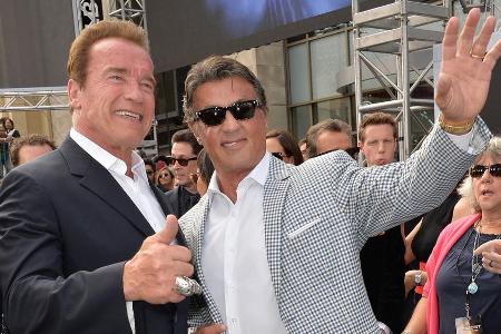 Arnold Schwarzenegger (l.) und Sylvester Stallone bei der Premiere von 