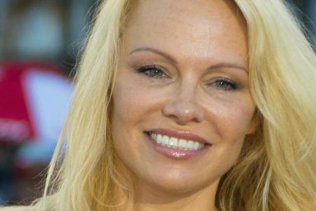 Pamela Anderson beendet ihre Gastronomie-Karriere nach 9 Tagen Pamela Anderson beendet ihre Gastronomie-Karriere nach 9 Tagen