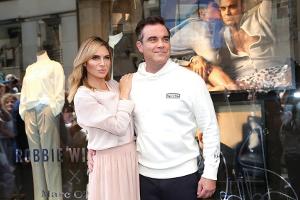 Robbie Williams: Ein Mode-König in Pink