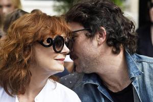 Susan Sarandon: Mit wem "turtelt" sie hier auf der Fashion Week?
