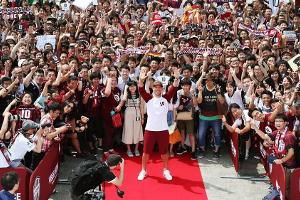Lukas Podolski lässt die Herzen der Japaner höher schlagen