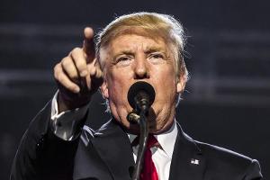 Das Netz läuft Sturm gegen den Prügel-Präsidenten Donald Trump