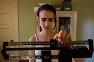 Lily Collins als Ellen im Netflix-Film "To the Bone"