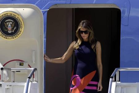 Melania Trump bei ihrer Ankunft am Hamburger Flughafen Melania Trump bei ihrer Ankunft am Hamburger Flughafen