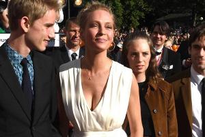 Uma Thurman strahlt in Tschechien