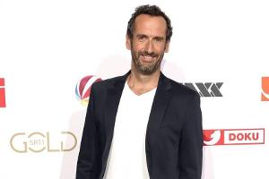 Elmar Paulke moderierte die Flop-Show