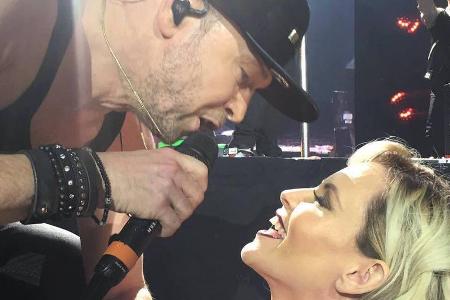 Verliebt wie am ersten Tag: Schauspielerin Jenny McCarthy mit Ehemann Donnie Wahlberg