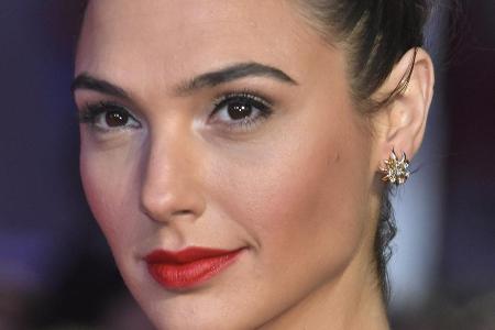 Gal Gadot hat einem kleinen Fan eine Freude gemacht Gal Gadot hat einem kleinen Fan eine Freude gemacht