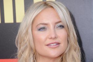 Alle Haare sind ab! Kate Hudson schockt mit kahl rasiertem Schädel