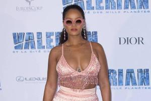 Rundlich in Rosa: Rihanna hat ganz schön zugelegt