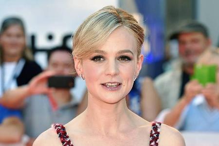 Rank und schlank zeigte sich Carey Mulligan auf dem roten Teppich in Toronto