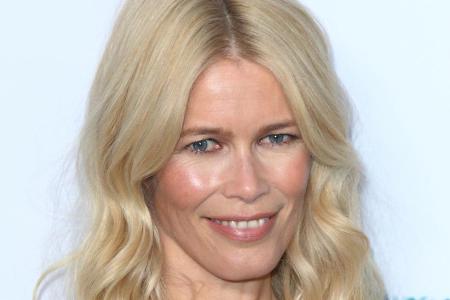 Claudia Schiffer hat ihre eigene Make-up-Linie auf den Markt gebracht