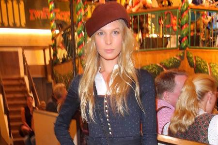 Sarah Brandner im Marstall Festzelt auf dem Oktoberfest